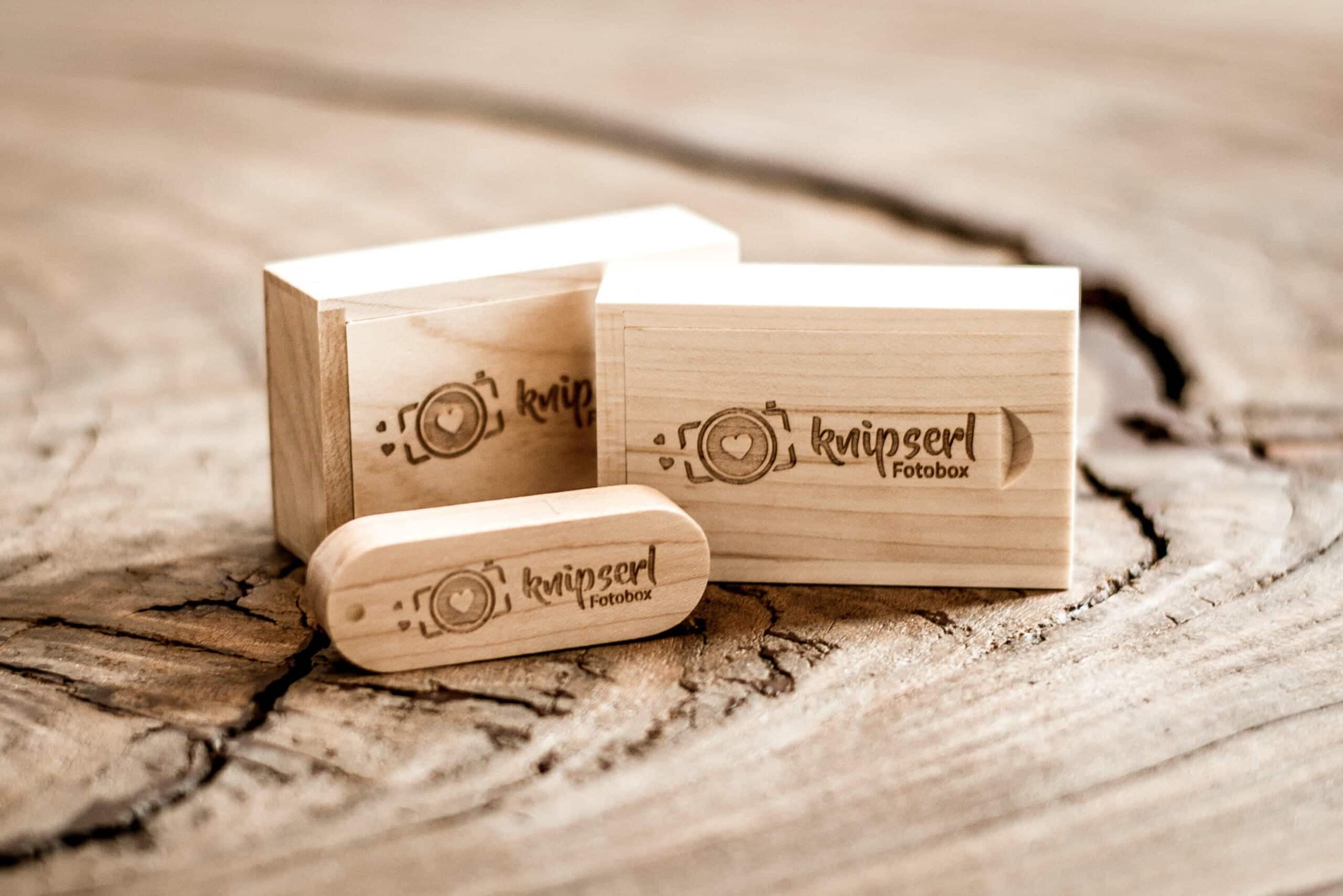 Professionelle Fotobox mit Requisiten